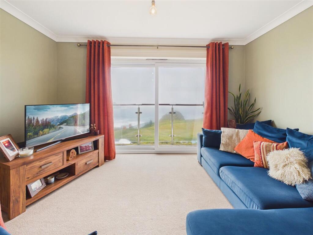 Apartment in Truro - View 4