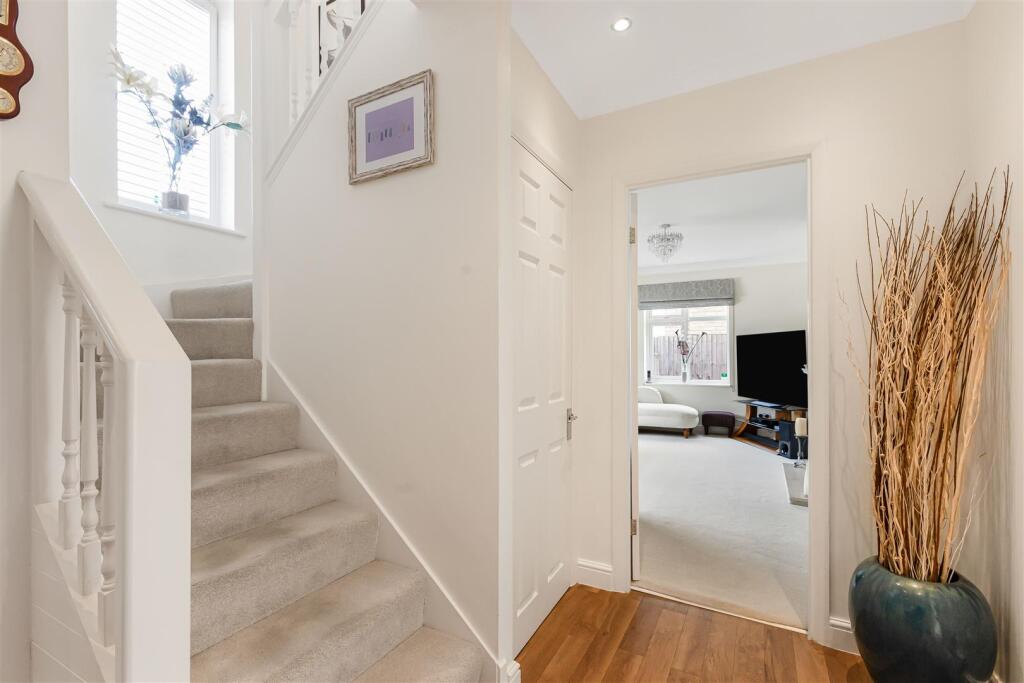 House in Potters Bar, Northaw and Cuffley - View 3
