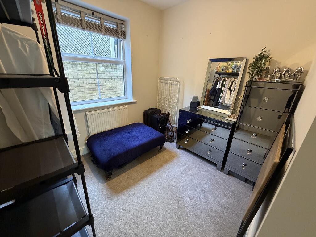 Apartment in Rushden, North Northamptonshire - More