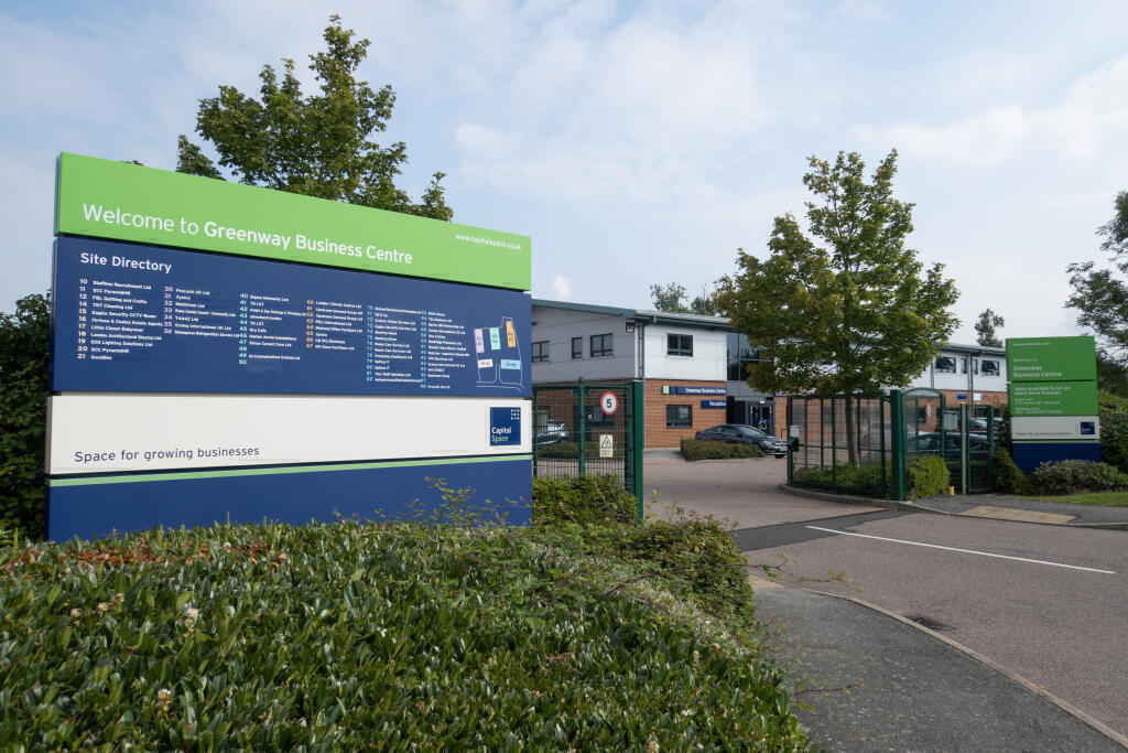 Centre entrance