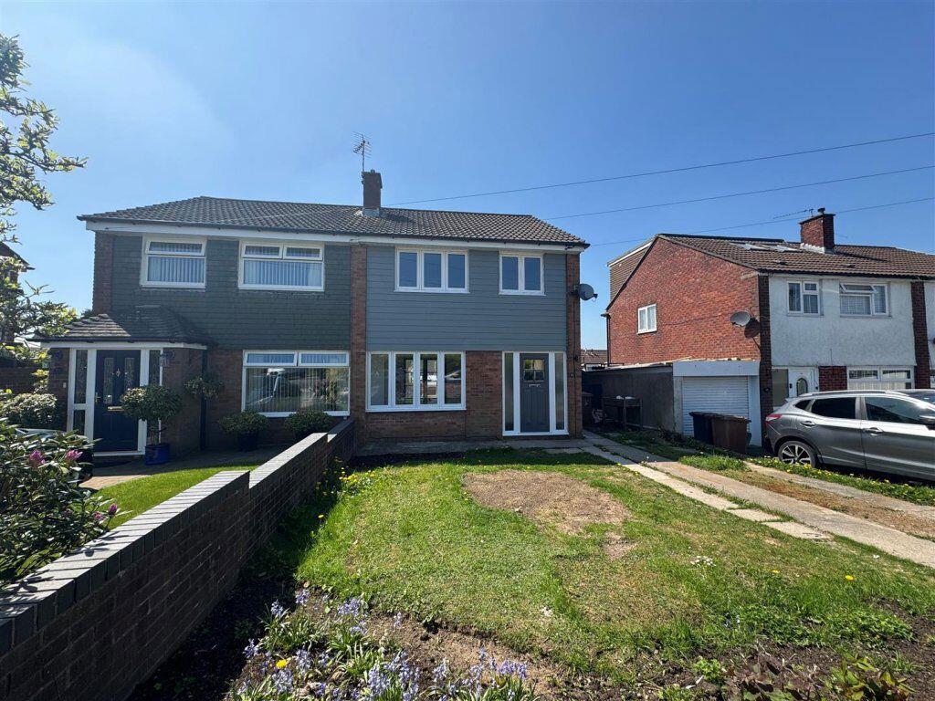 Main image of property: 21 Maple Close, The Bryn, Pontllanfraith