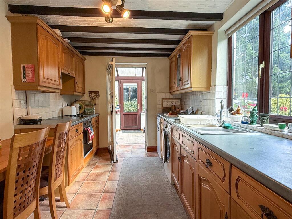 House in Stoke-on-Trent - More