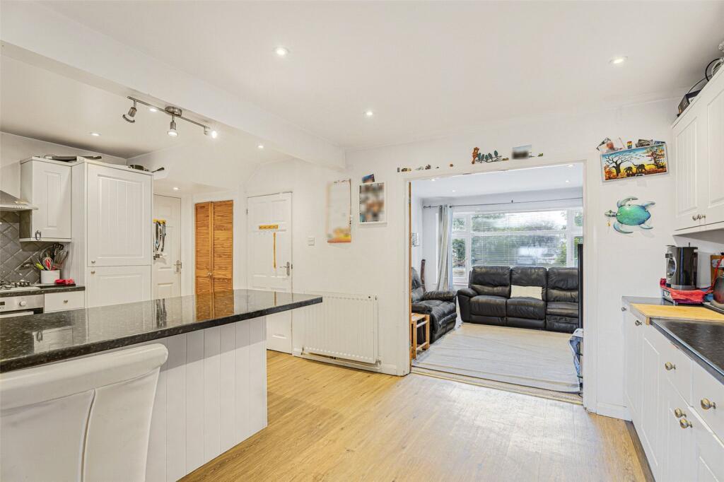 House in Sunbury-on-Thames, Surrey - More
