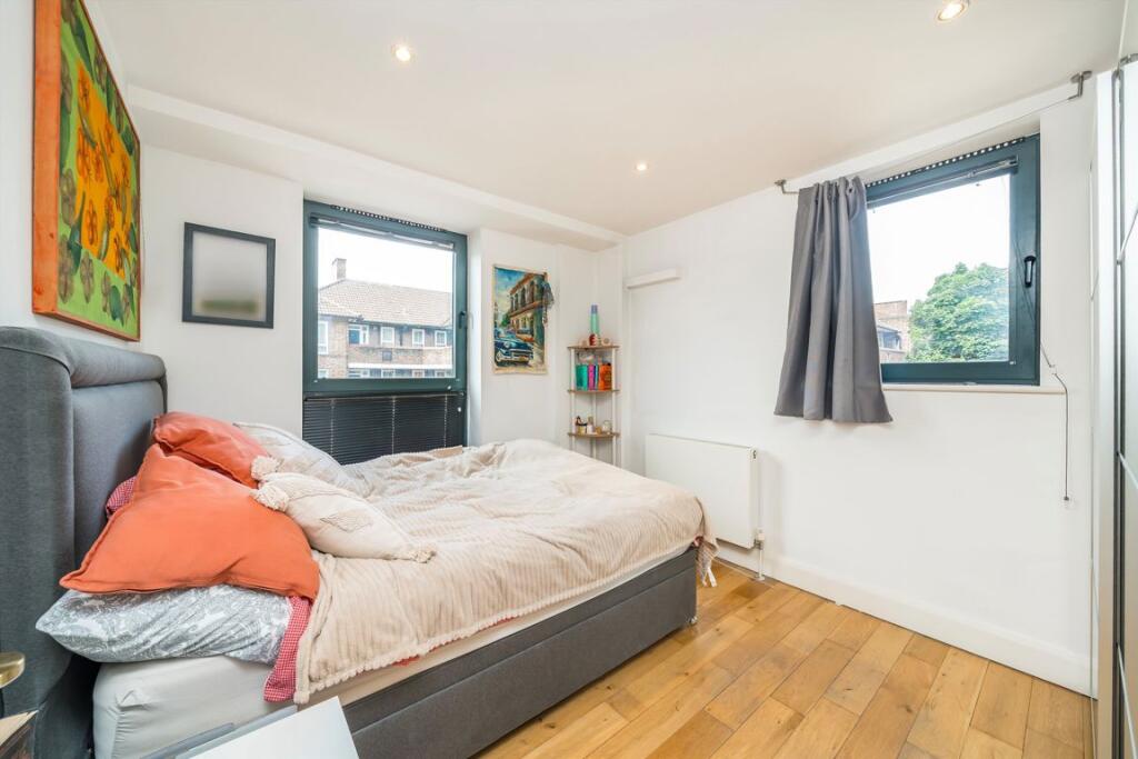 Apartment in London - More