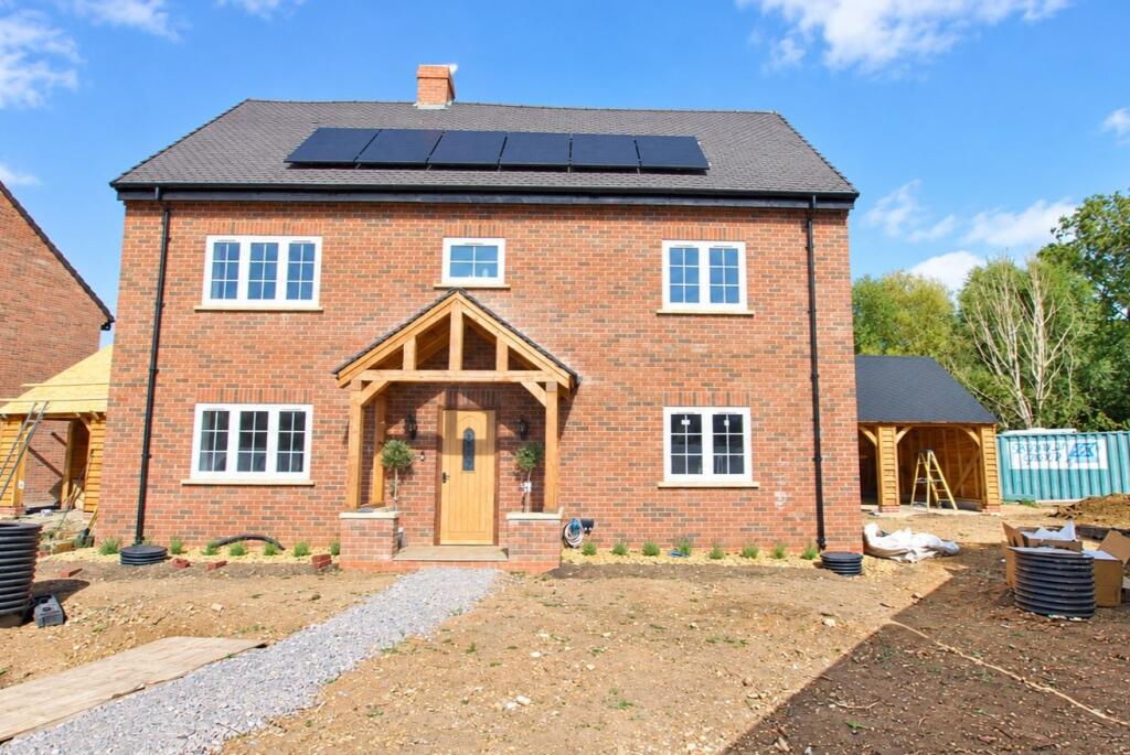 Main image of property: Milton Meadows, Milton Common, Thame