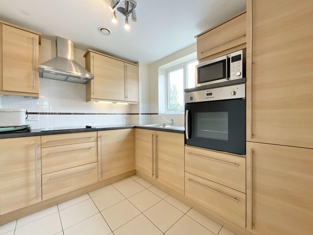 Apartment in Preston - View 5