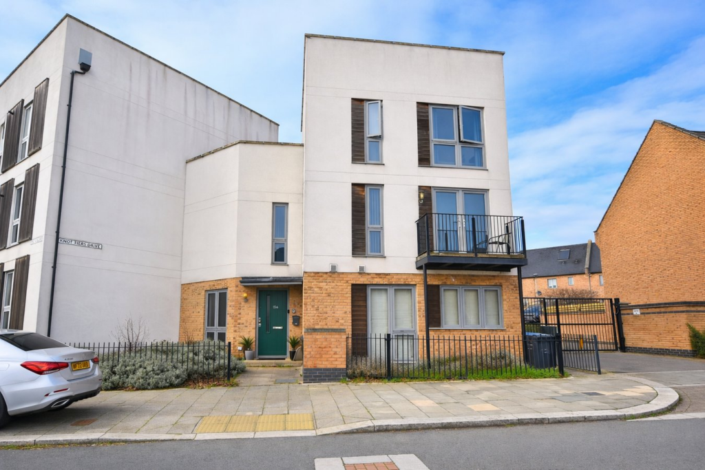 Main image of property: Knot Tiers Drive, Upton, Northampton, NN5