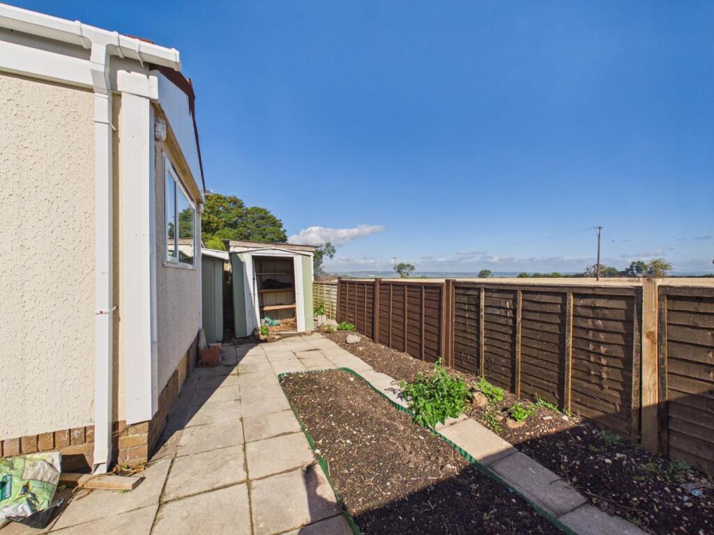 House in Bristol, Alveston - View 2
