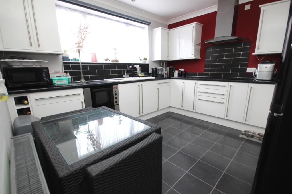 House in Dorset, Bournemouth, Christchurch and Poole - View 2