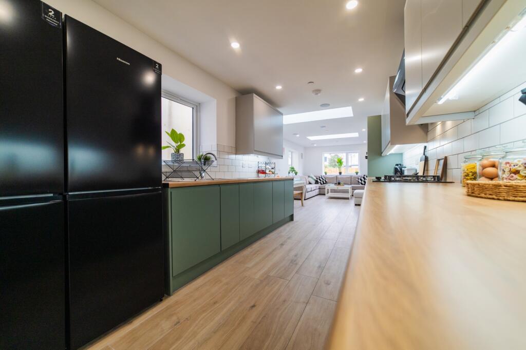 House in Cardiff, Maindy, Cathays - More