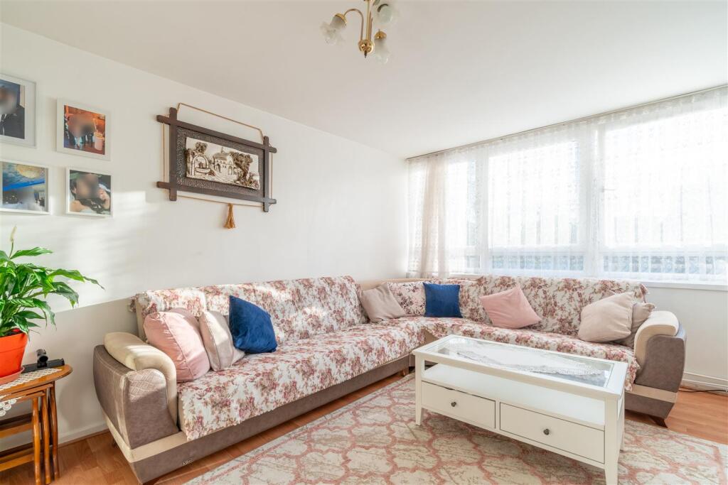 Apartment in London - View 3