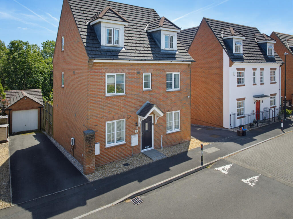Main image of property: Bryn Dryslwyn, Bridgend, CF31