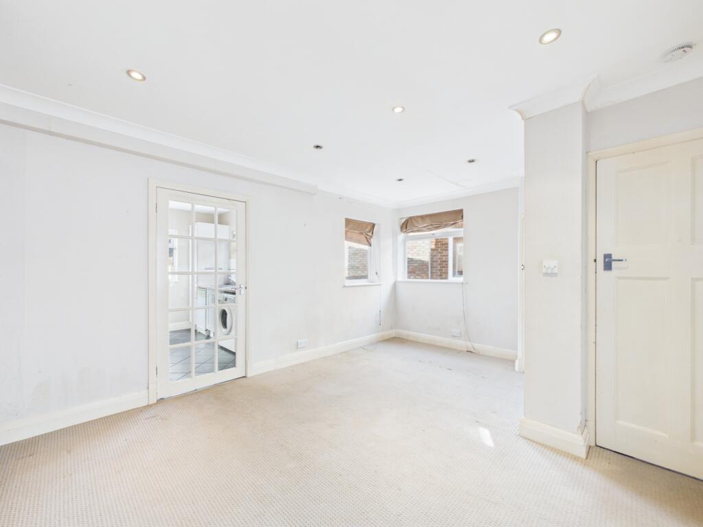 House in Horsham, West Sussex - View 4