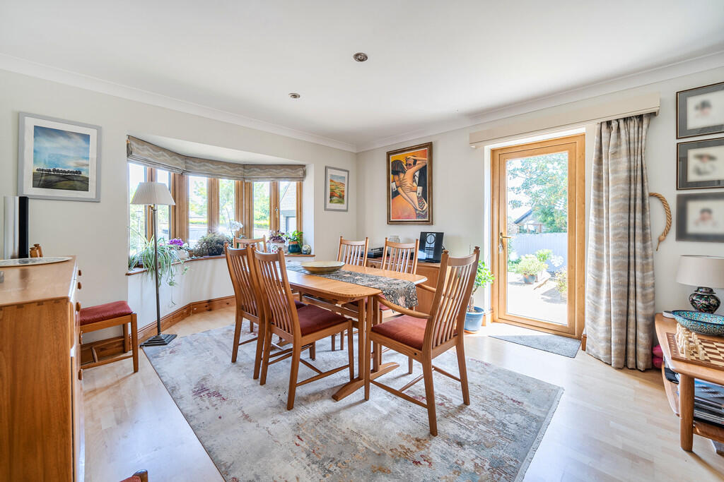 House in Helmdon, West Northamptonshire - More