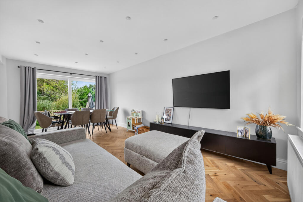 House in Tonbridge - More