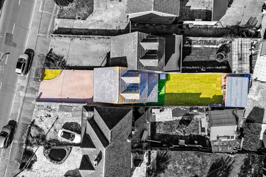 House in London, Collier Row - View 5