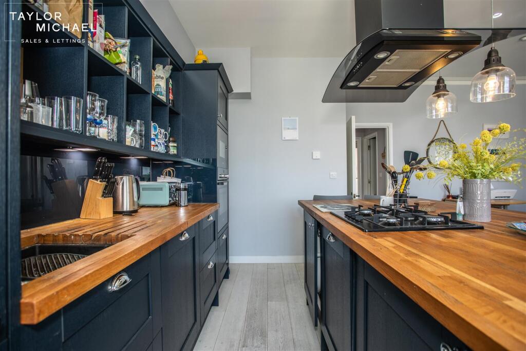 Apartment in Brighton - View 3