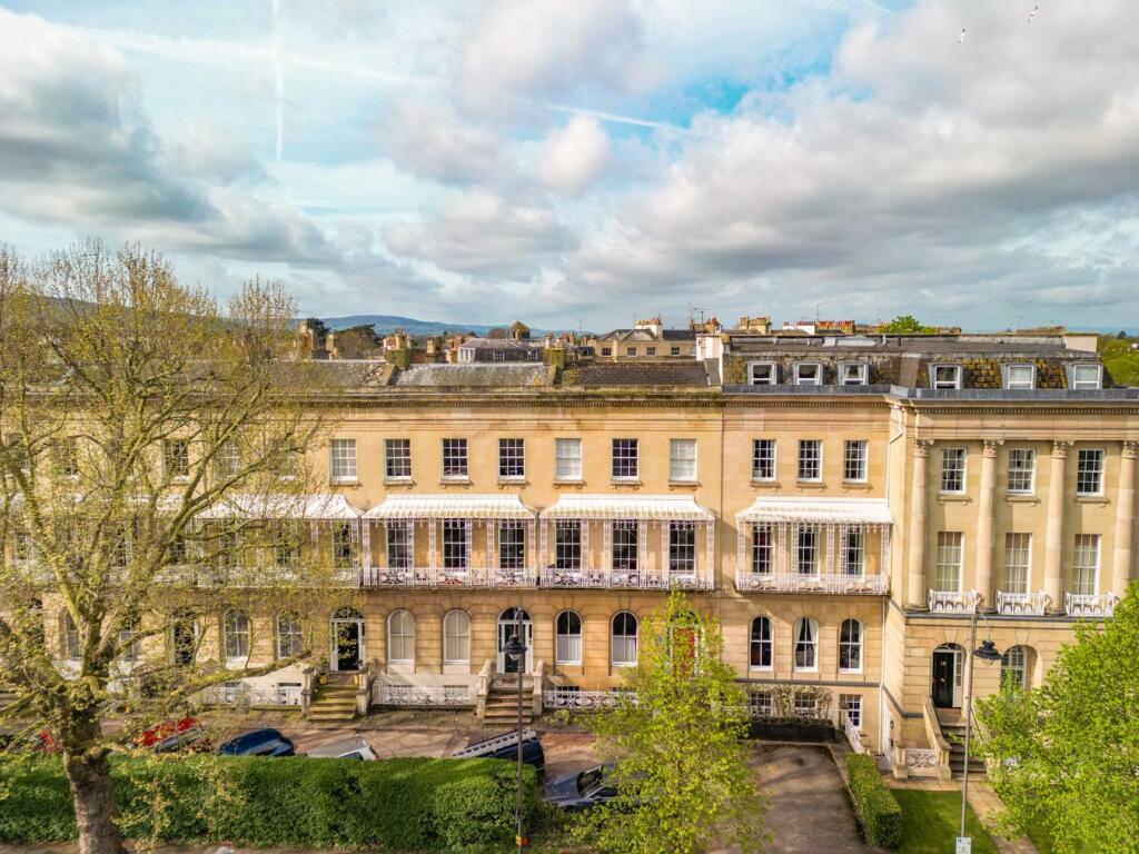 1-bed flat on Queens Parade, Montpellier, Cheltenham, GL50, £289,950