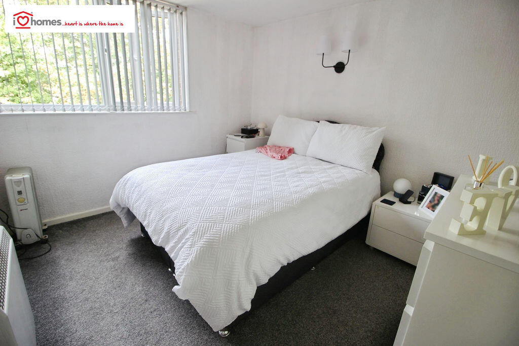 Apartment in Walsall, West Midlands - More