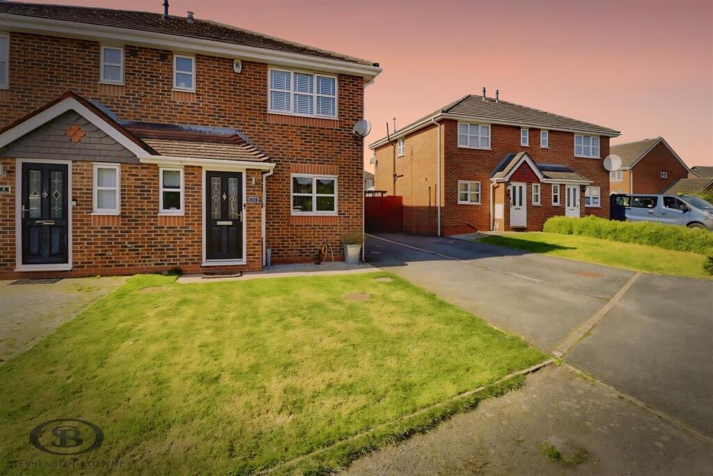Main image of property: 10, Wakefield Close, Crewe, Cheshire East, CW1 3QW