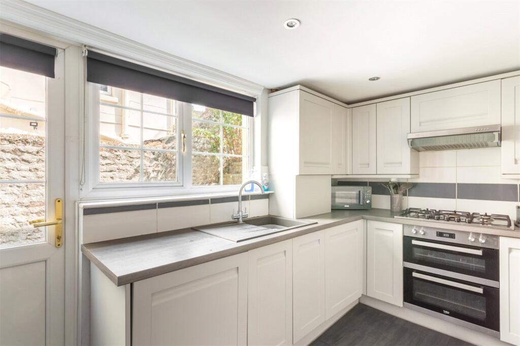 House in Brighton, Round Hill - View 5