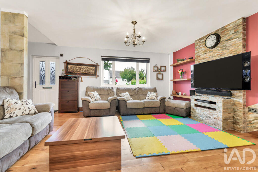 House in Cambridge - View 2