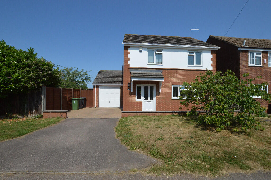 3-bed detached on Hudson Close, Lidlington, £400,000