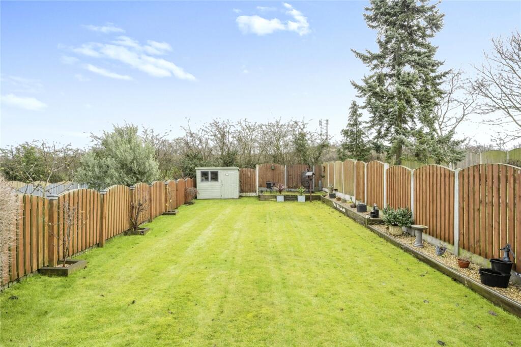 Pagdin Drive, Styrrup, Doncaster, Nottinghamshire, DN11 photo 4