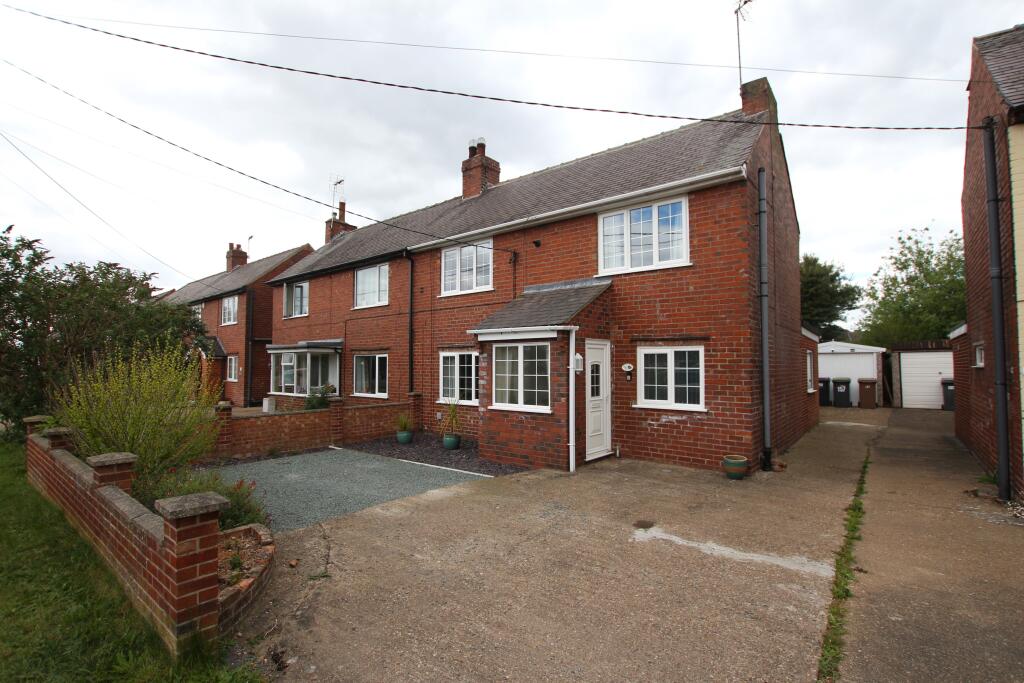 Main image of property: Lincoln Road, North Hykeham, LN6