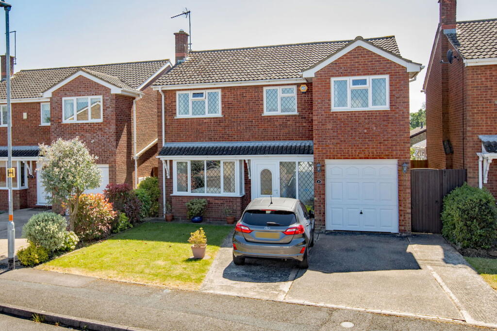 Main image of property: Long Close, Great Oakley, Corby, Northamptonshire, NN18 8HY