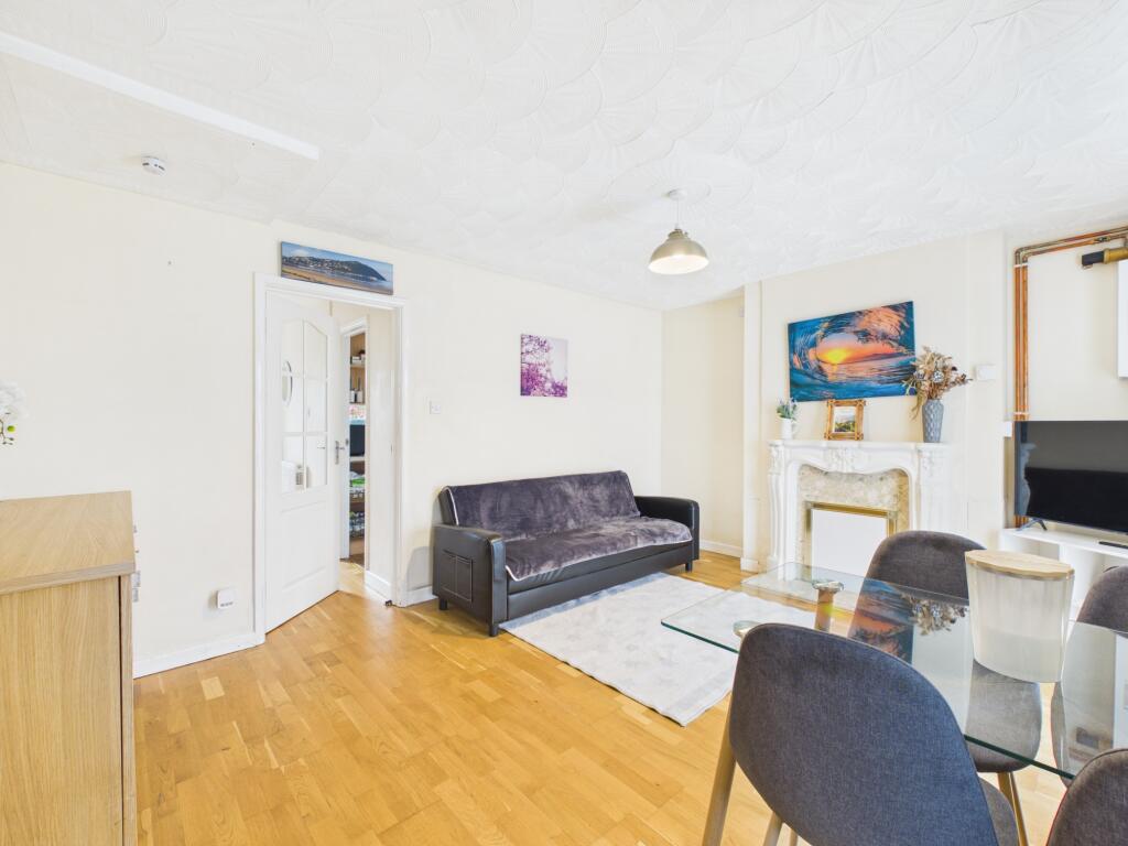 House in Taunton - View 4