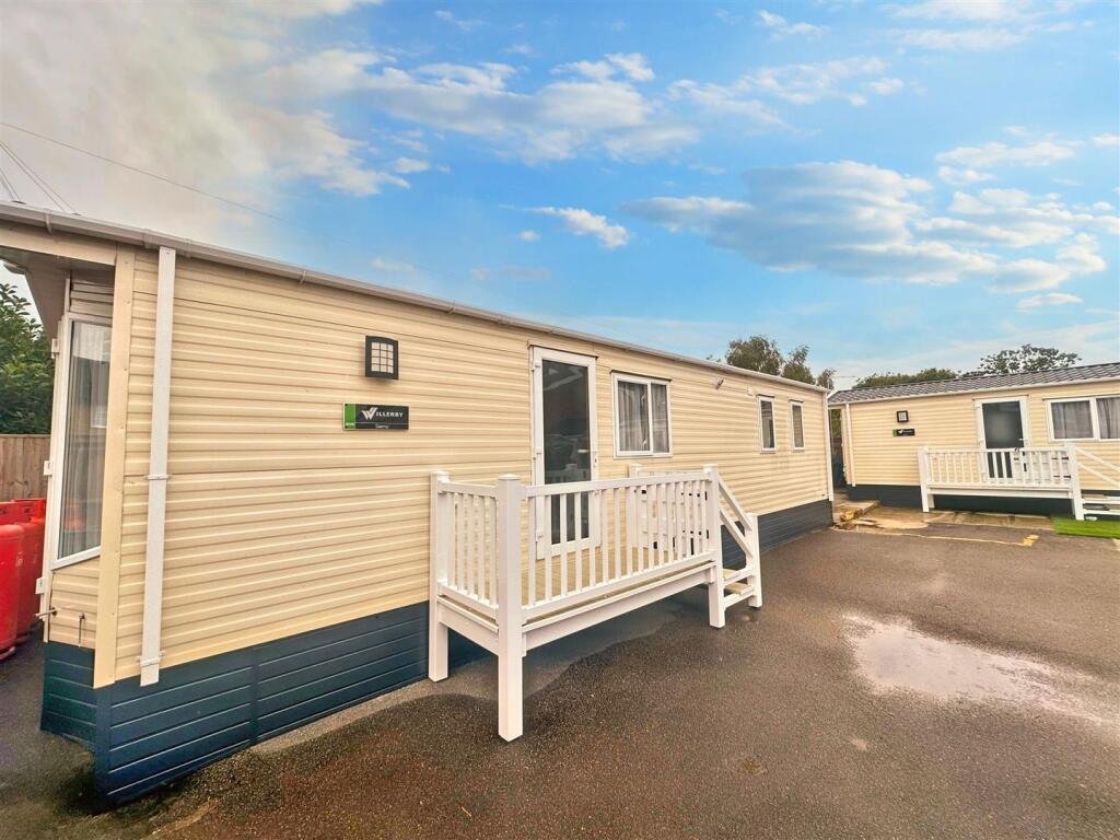 Main image of property: 74 Hurtwood Road, Walton-On-Thames