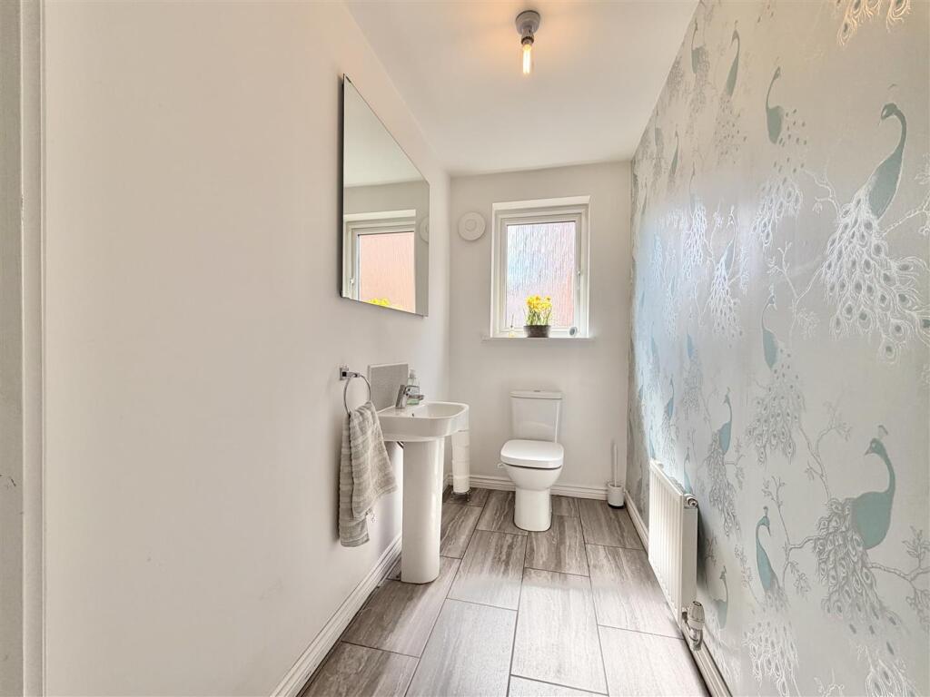 House in Cambuslang, South Lanarkshire - More
