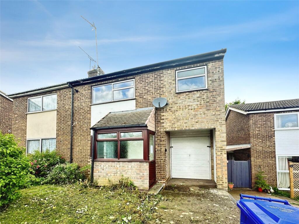 Main image of property: Bridle Close, Banbury, Oxfordshire, OX16