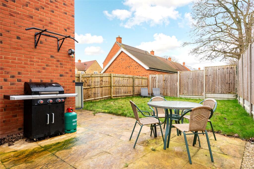 House in Towcester, West Northamptonshire - View 5
