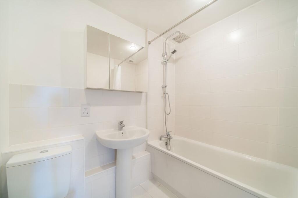 Apartment in London - More