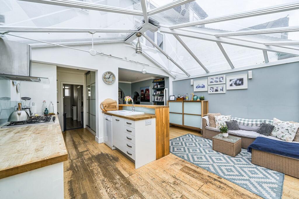 House in Elmbridge, Molesey - View 5