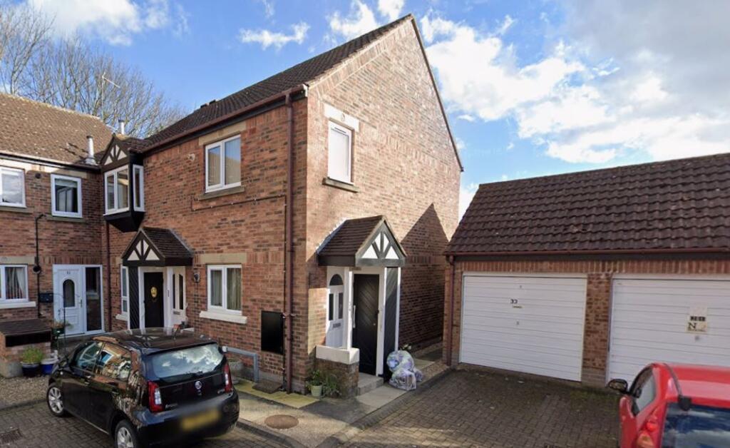 Main image of property: 34 Crescent Street, Cottingham, North Humberside, HU16 5SS