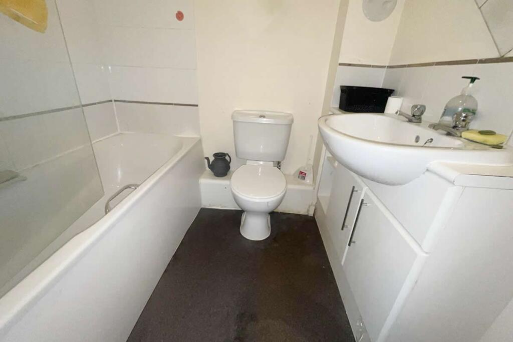 Apartment in Glasgow - More