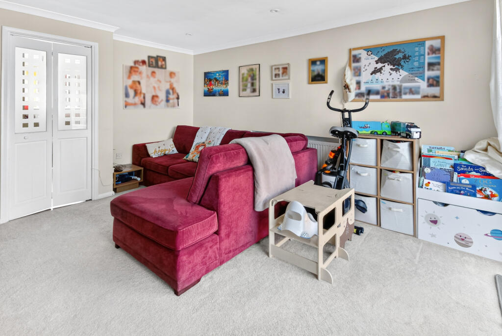 House in Binfield, Temple Park - View 4