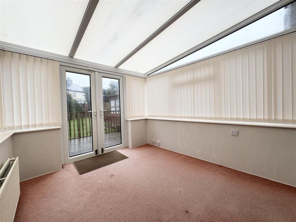 Woodlands Drive, Skelmanthorpe, Huddersfield HD8 9DB photo 4