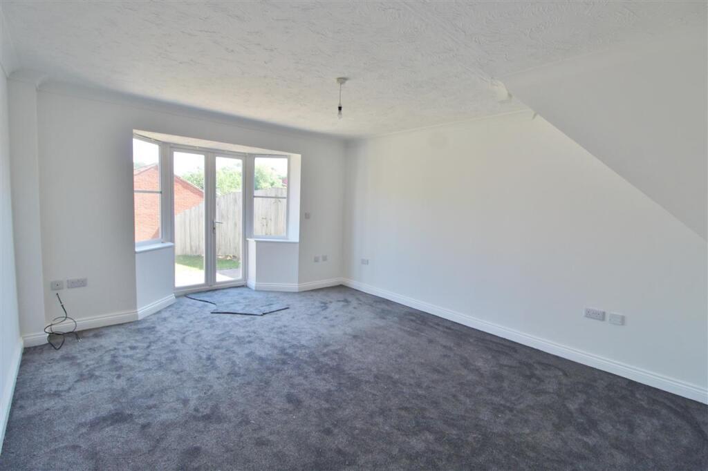 St Mellion Drive, Grantham photo 3