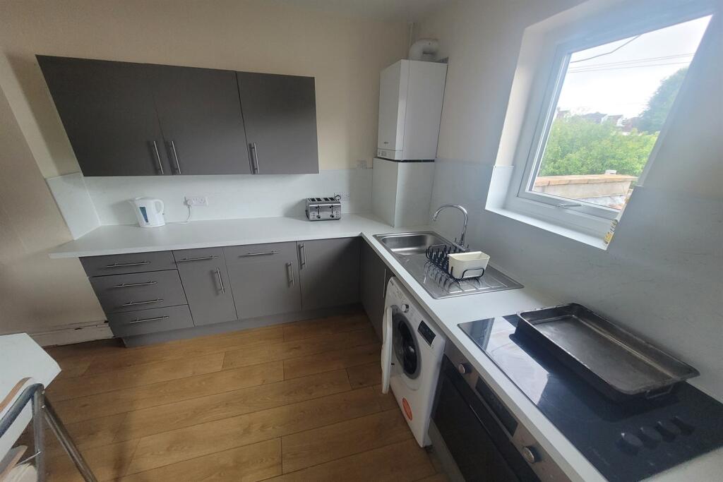 Apartment in Bristol - More