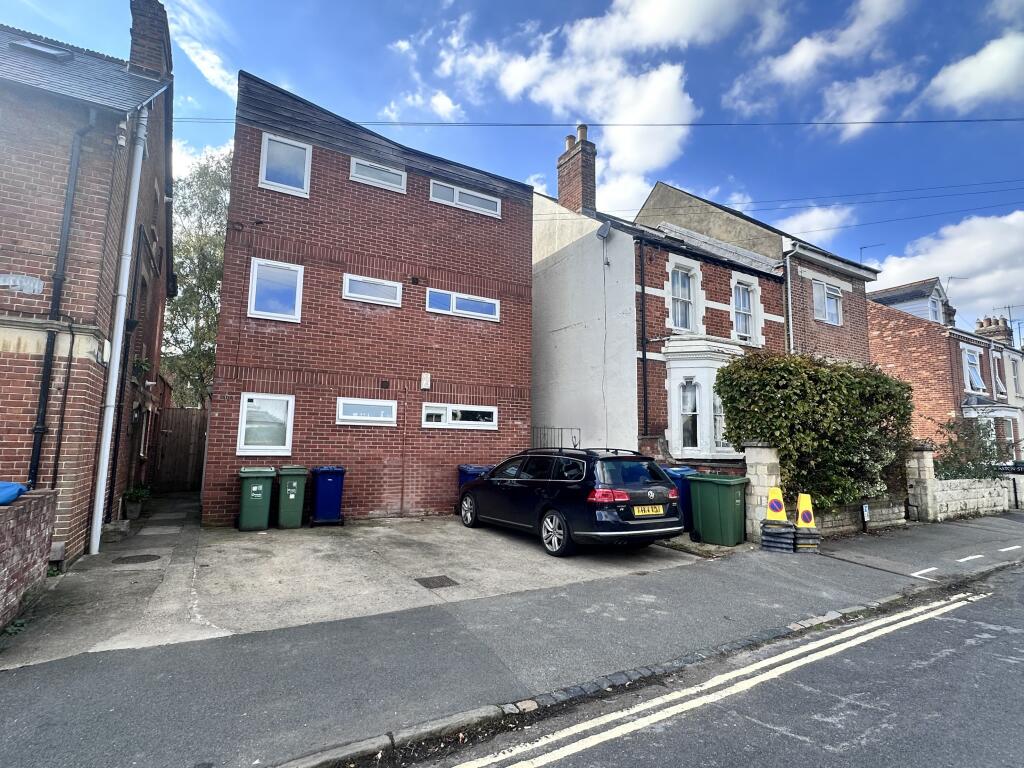 Main image of property: Hurst Street, Oxford, OX4 1HG