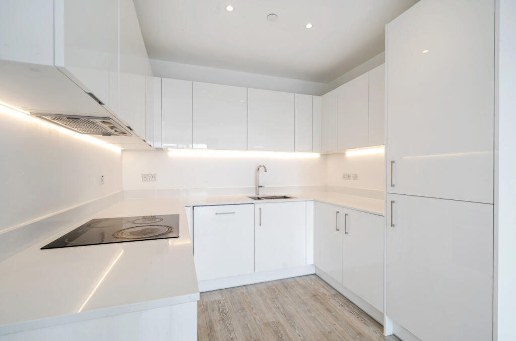 1-bed flat on Winchelsea Road, London, NW10, £350,000