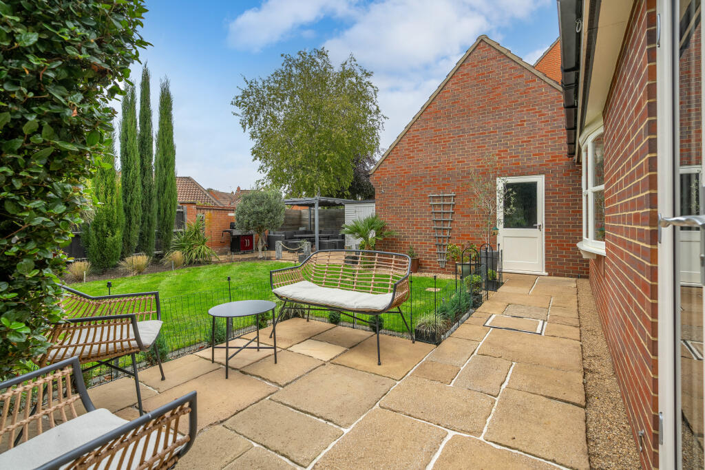 House in Peterborough - View 4