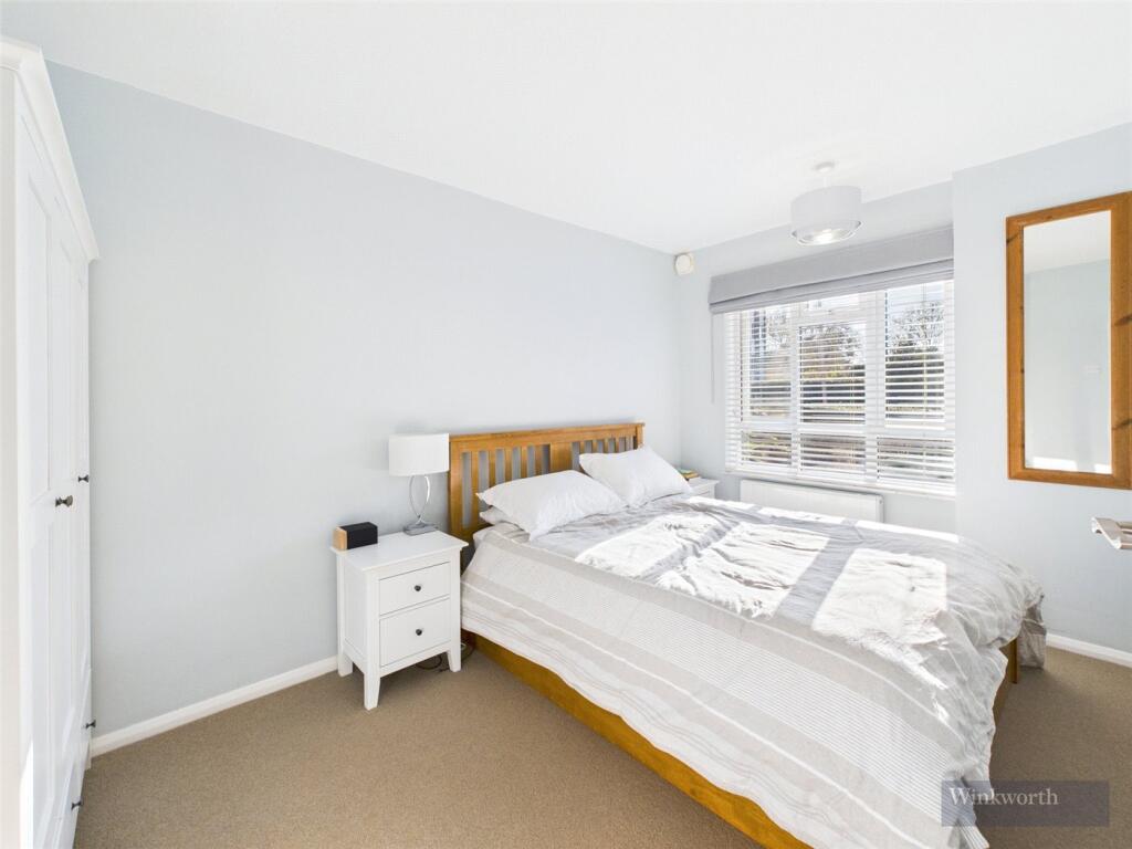 Apartment in Kingston upon Thames - More