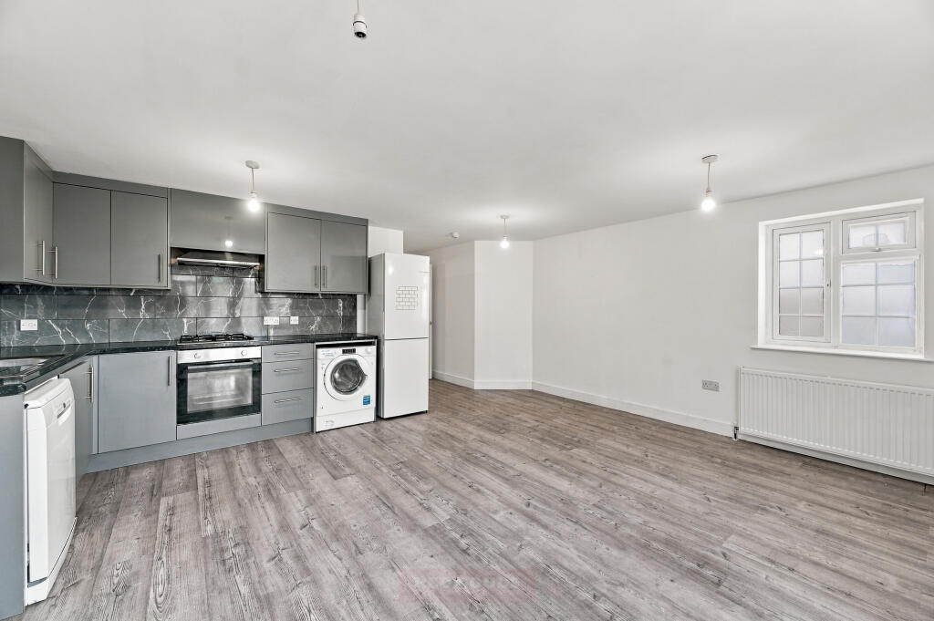 Apartment in Windsor - View 2