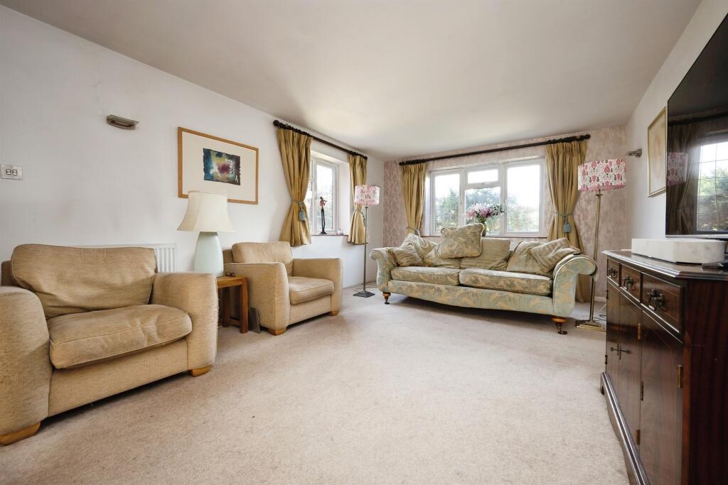 Marsh Lane, Stoke Mandeville, Aylesbury - More