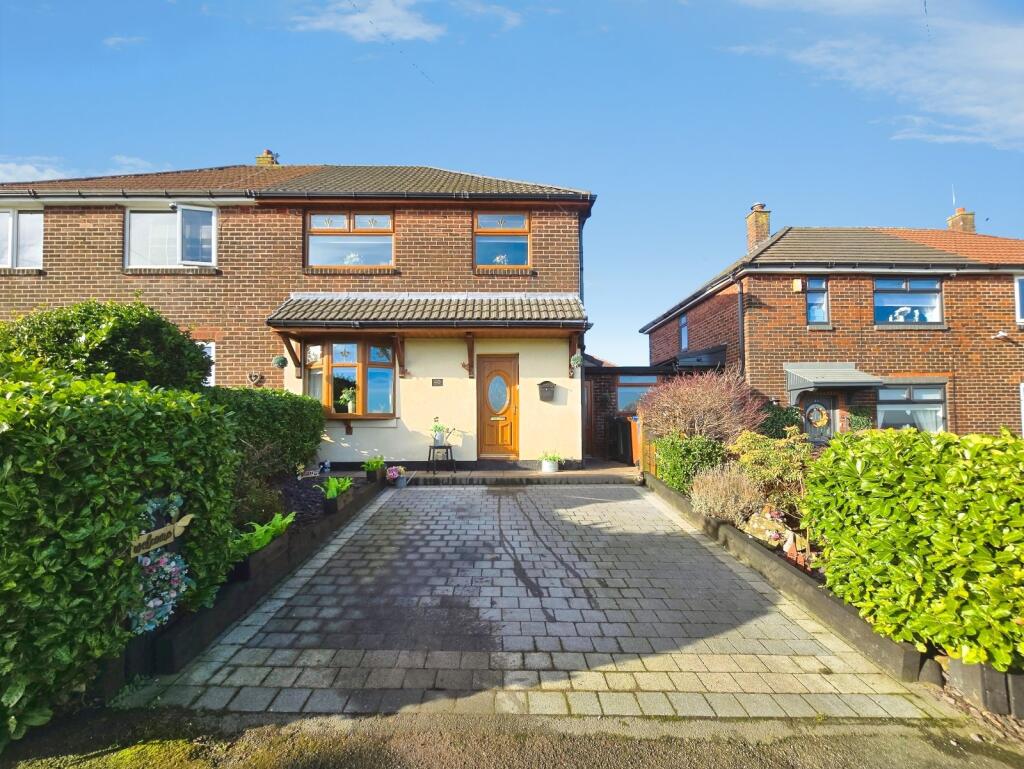 Main image of property: Saddleback Crescent, Wigan, Greater Manchester, WN5